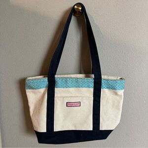 Vineyard Vines | classic boat tote lacrosse
Canvas tote gingham lined tote bag